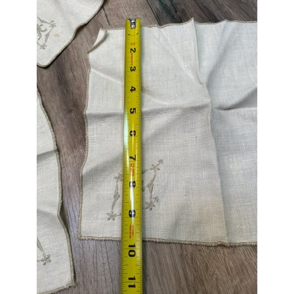 Vintage Linen Napkins With Embroidered Fleur-De-Lis Design 10”x 10” - Picture 5 of 5